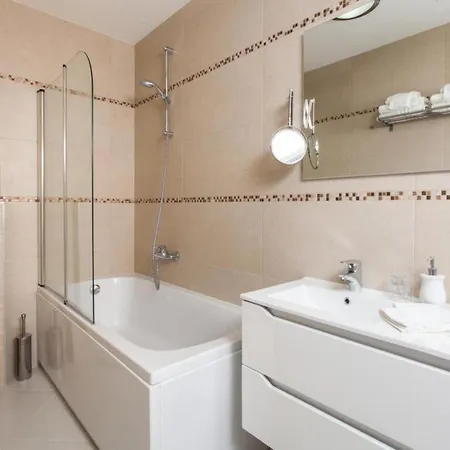 فيلة Five Bedroom With Private Pool & Sea View