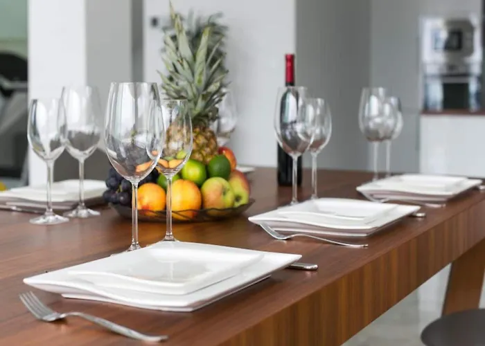 Five Bedroom With Private Pool & Sea View 빌라 *