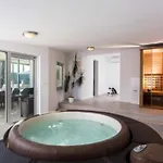 Five Bedroom With Private Pool & Sea View 빌라