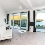 Five Bedroom With Private Pool & Sea View * 자톤