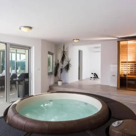 Five Bedroom With Private Pool & Sea View Villa